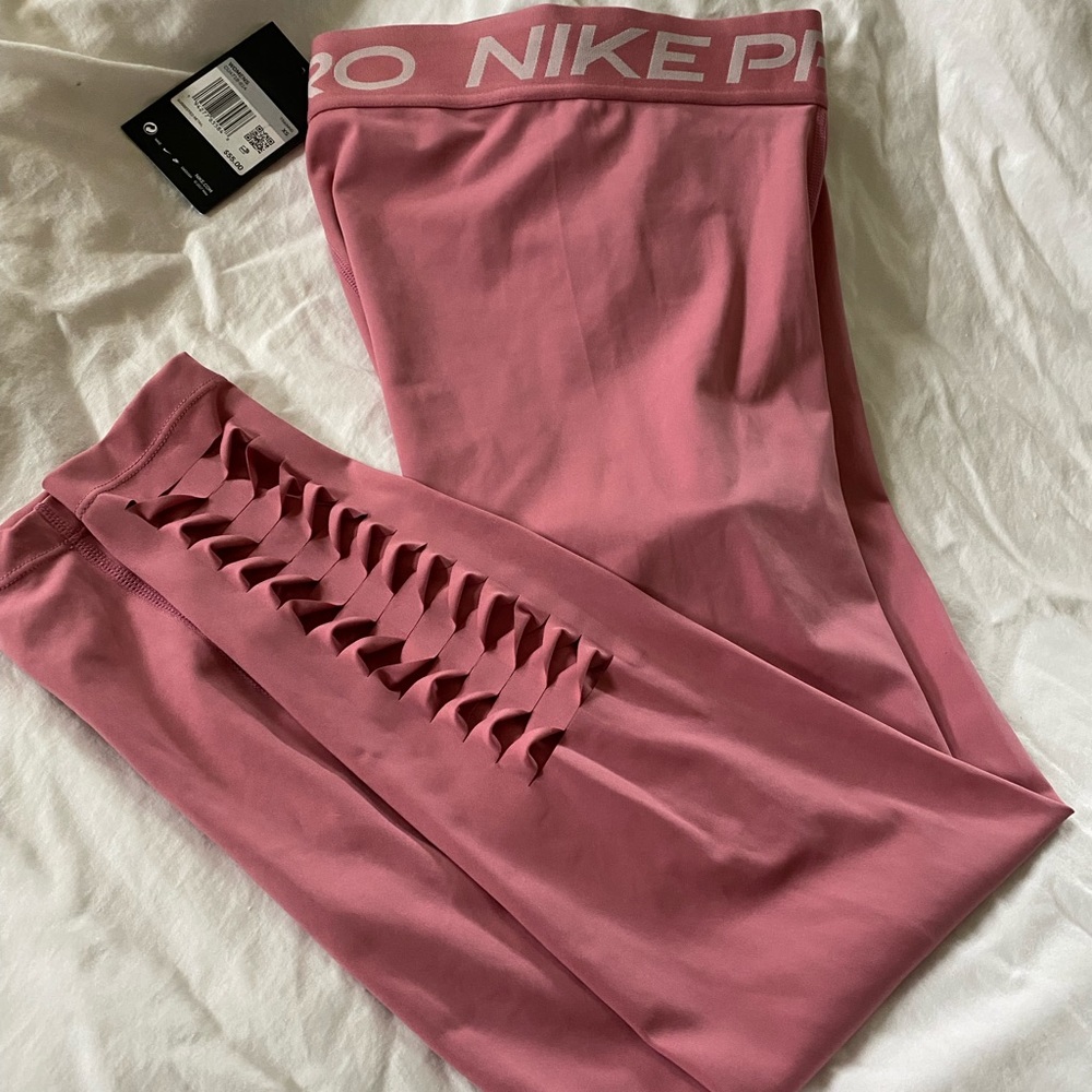 Nike Pro Tight Fit XS women’s pant.  High rise, 7/8 length.  New.